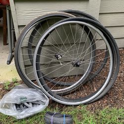 700c Wheels And Tires / Truck Tubes