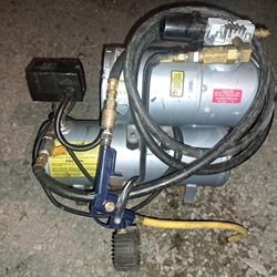 GAST M200X Vaccum Air Compressor 