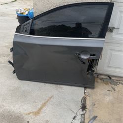 2016 Sentra Door