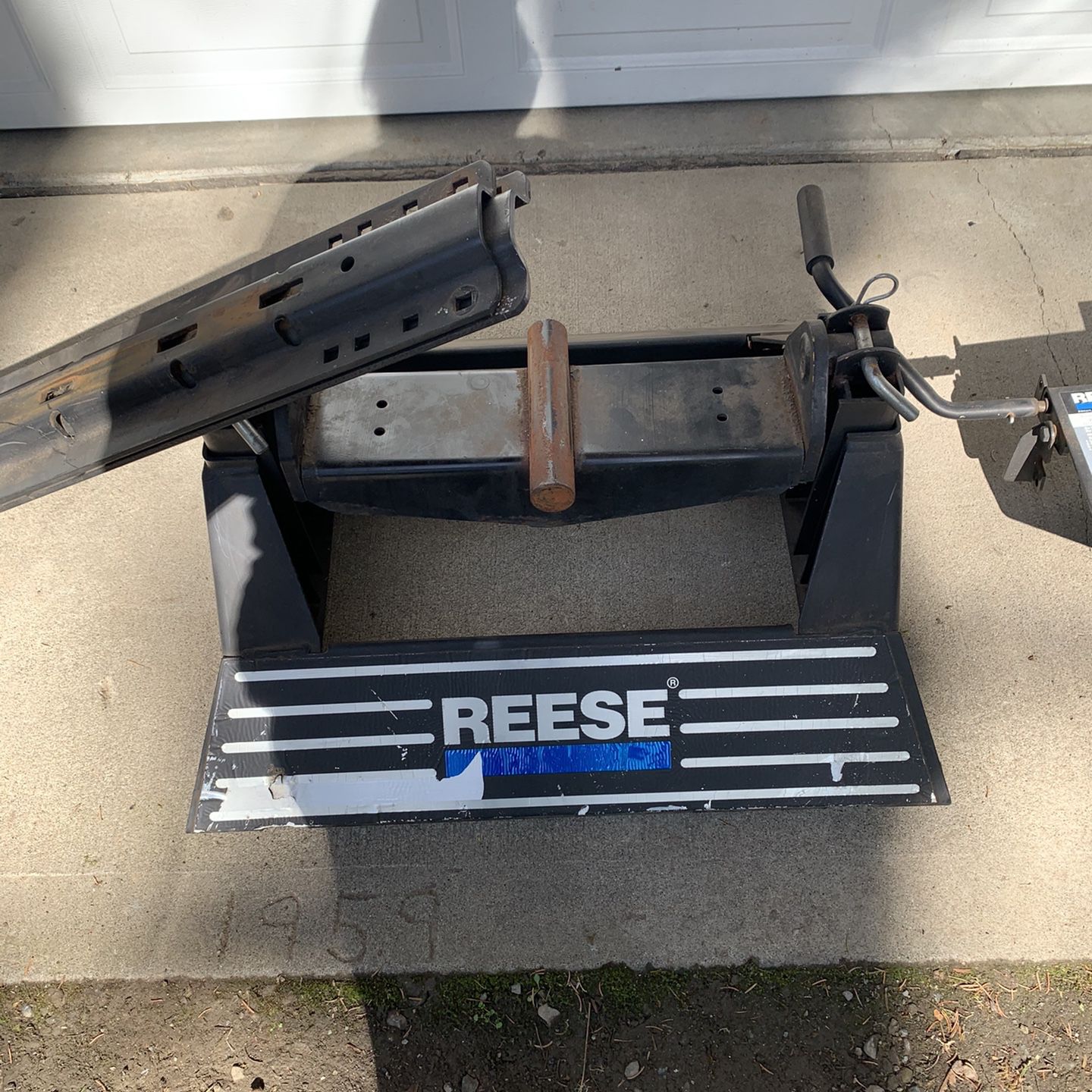 Photo Reeses 5th Wheel Hitch Located In Montana!