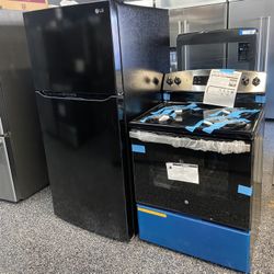 Kitchen Bundle Black Refrigerator + Electric Stove