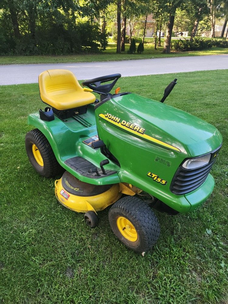 John Deere LT155 Riding Mower