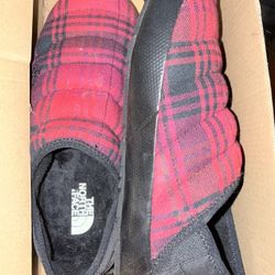 Size 8 Christmas Slippers 