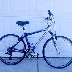 Trek 7100 Hybrid Bike | Medium