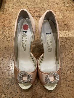 Red Carpet Pumps 8.5 Size Brand New