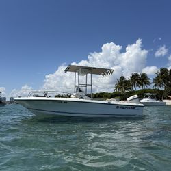 1997 Neptune 200 CC – 20’ Center Console + Trailer 