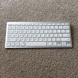 Anker Bluetooth Slim Keyboard (Model A7726) – Missing Battery Cover