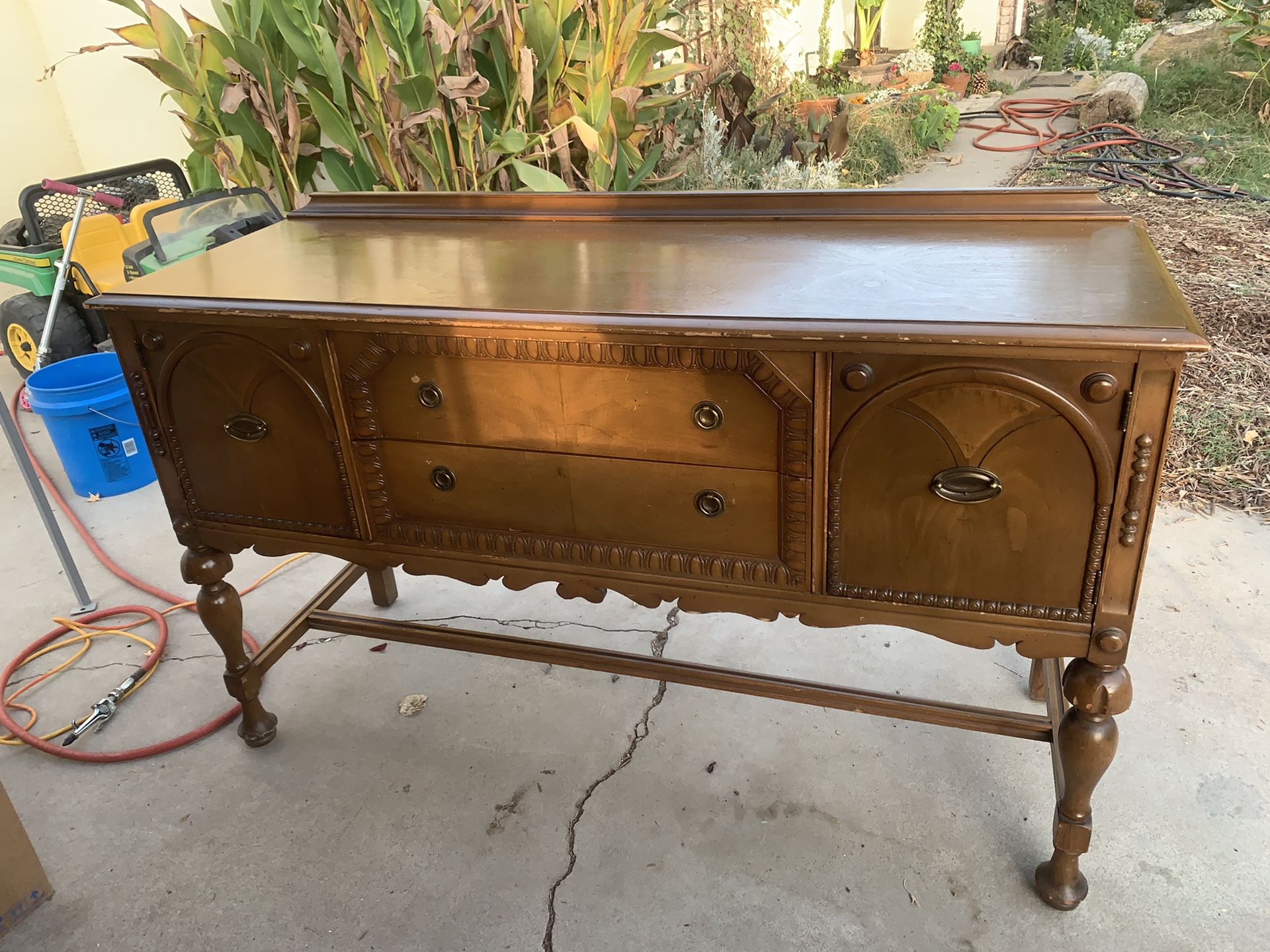 Antique 1930’s Bluebird Manufacturing Bluebird Line Jacobean Spanish Revival Style Dining Buffet Hutch China Cabinet Dresser