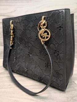 Michael Kors Sofia Leather Tote in Black (A1D022464)