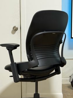 Steelcase Leap V2 Fully Loaded Office Desk Gaming Chair