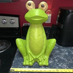 Large Sitting Frog Statue 