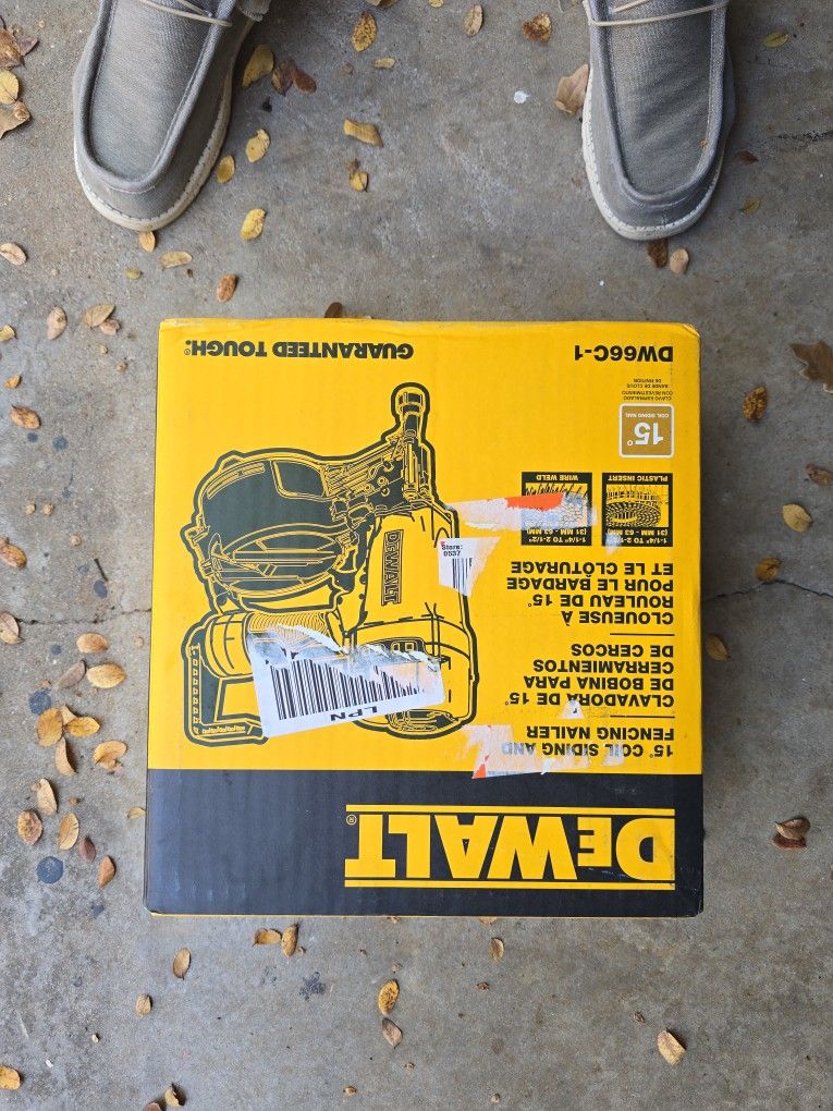 DeWalt Coil Siding and Fencing Nailer