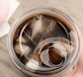 12–24oz Clear Plastic Strawless Sipper Lids – Sleeve of 50