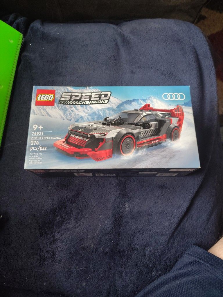 LEGO Speed Champions Audi S1 e-tron quattro Race Car