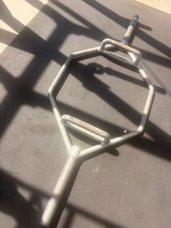 50 to 55 pounds heavy duty hex trap bar in good condition