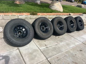 33” x 12.50” x 15R Off-road Tires