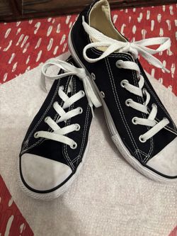 Chuck Taylor size 3 kiddos