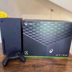Xbox Series X 1TB + Controller 
