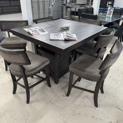 Counter Height Table Built-In Leaf Under  Table Storage Six Chairs 