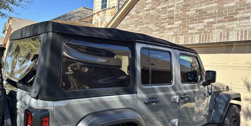 Jeep Wrangler JLU soft top