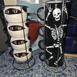 Halloween Mugs And Wreath 