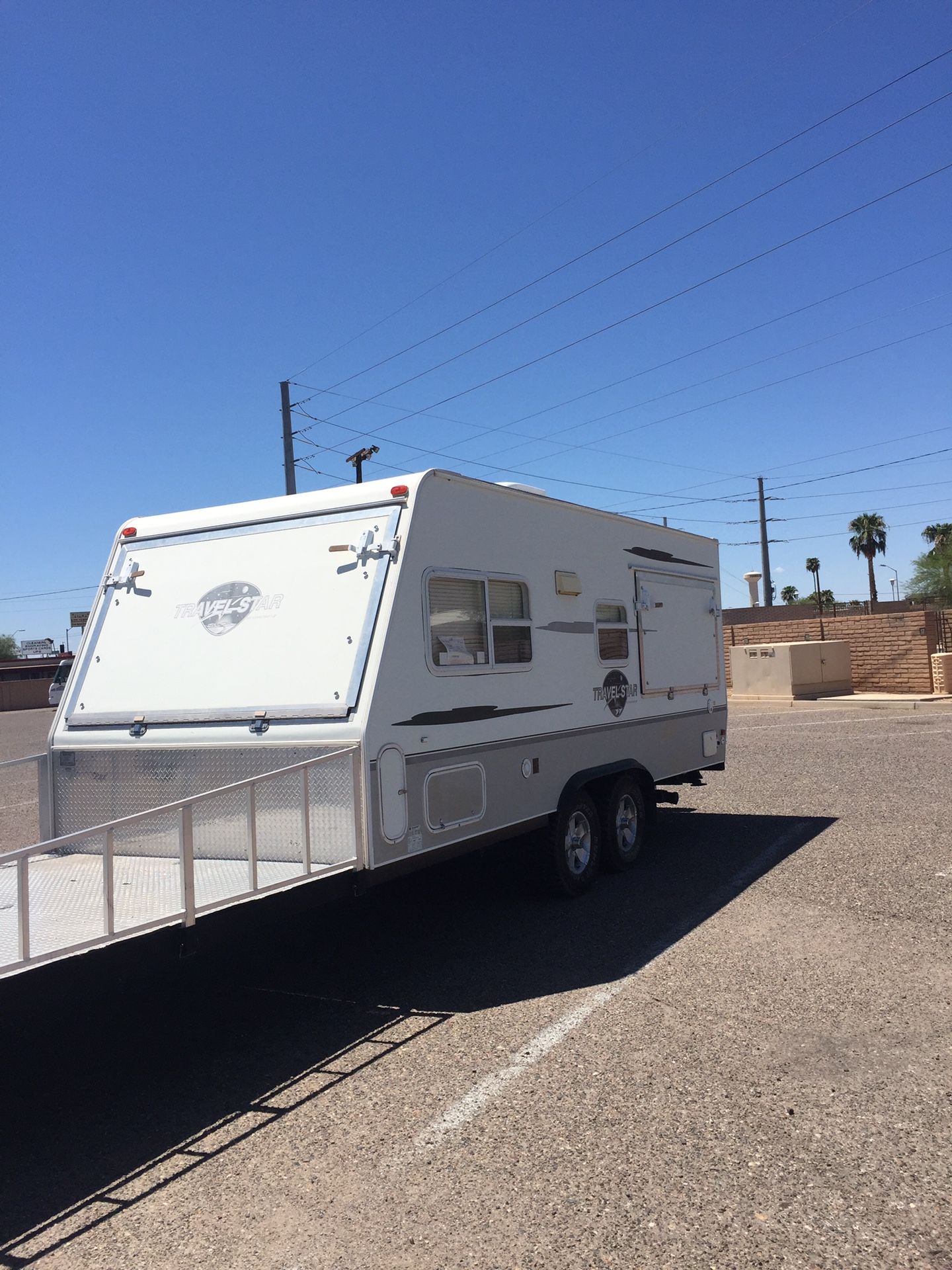 2006 Starcraft Travel Star M21SD toy hauler for Sale in Goodyear, AZ