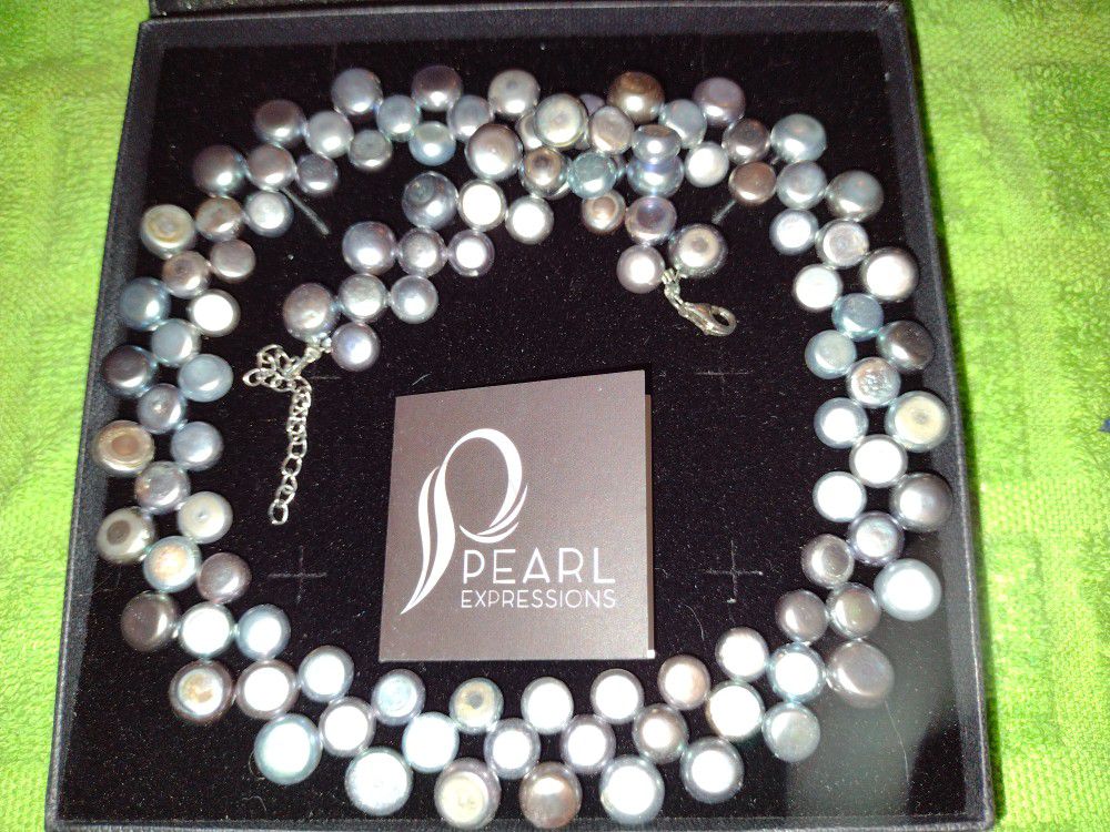 Elegant Peacock Pearl Choker With Silver Chain And Clasp.