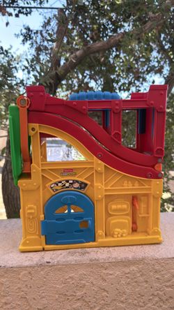 Vintage fisher price car ramp