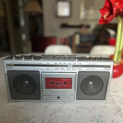 vintage General Electric (GE) AM/FM stereo cassette recorder 1970-80s