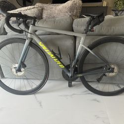 Specialized Road Bike! Electric Gear Change.