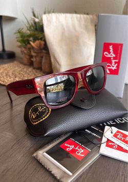 New RayBans - Box, Pouch Cloth All Included