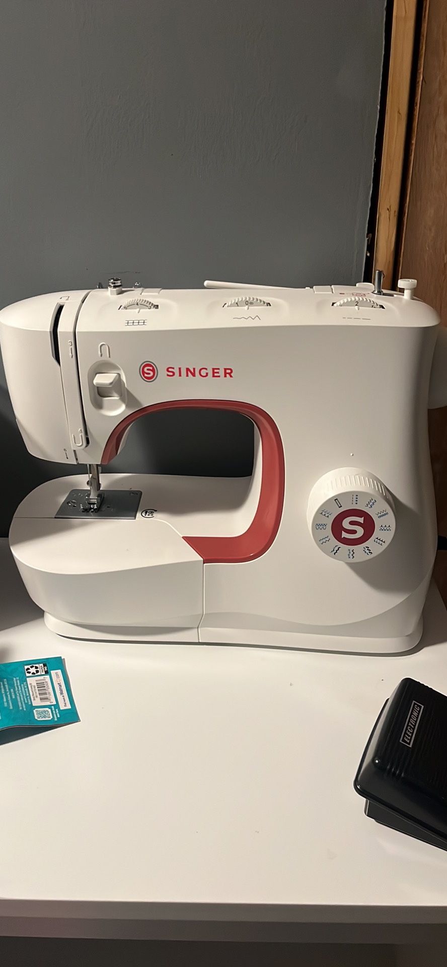 Singer Sewing Machine 