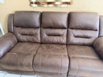 SOFÁ LARGE 2 RECLINER ASHLEY ( LEATHER)