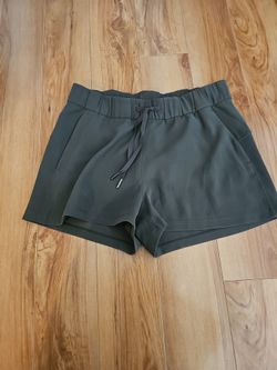 Lululemon Shorts Size 6