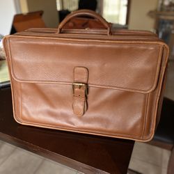 Vintage Coach  Brown Leather Briefcase Shoulder Bag 0537 W17in