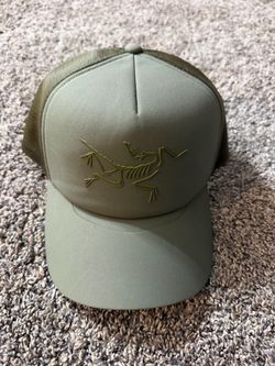 Arcteryx Men’s SnapBack hat brand new
