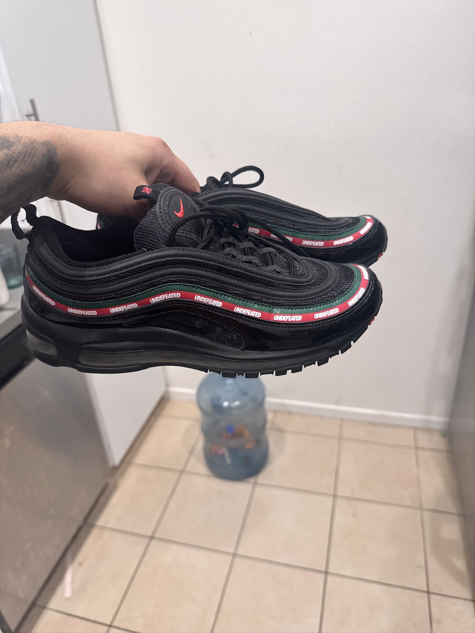 Nike Air Max Undefeated Size