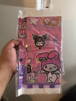 Hello kitty birthday table thing and napkins