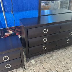 gresser whit mirror and one end table