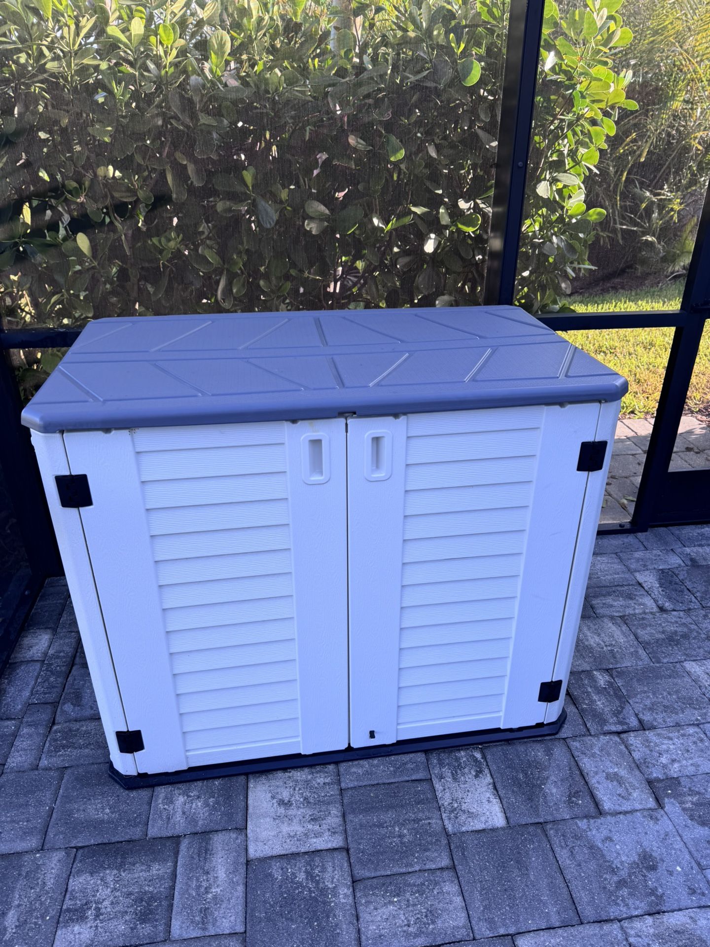 Outdoor Storage Shed/Bin