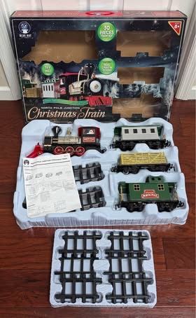 Working North Pole Junction Christmas Train Set with 18’ of Track COMPLETE just $40