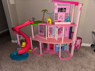 Barbie Dreamhouse + Accessories 💕