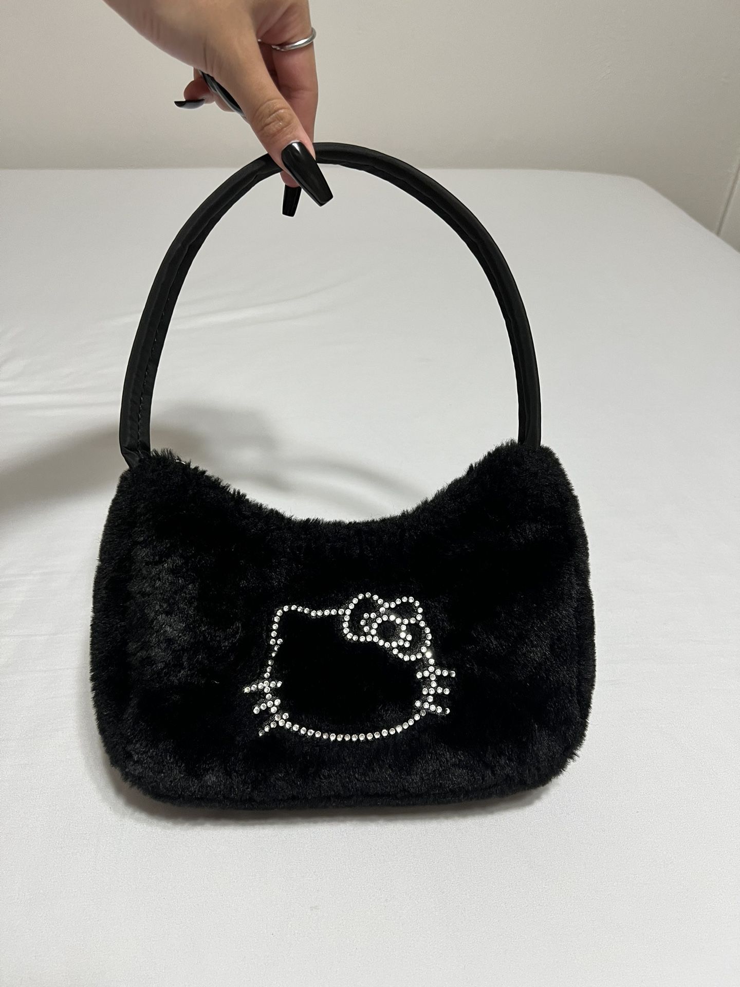 Hello kitty Messenger Bag for Sale in Arlington, TX - OfferUp