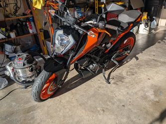2022 Duke 200 KTM