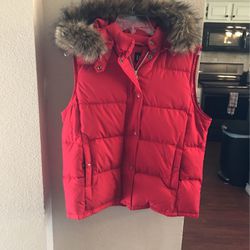 Women’s Red Vest With Removable Hood And Fur