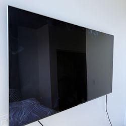 Samsung Smart TV – Large Screen, Wall Mount Included