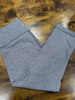Lululemon women’s sports leggings, size 10