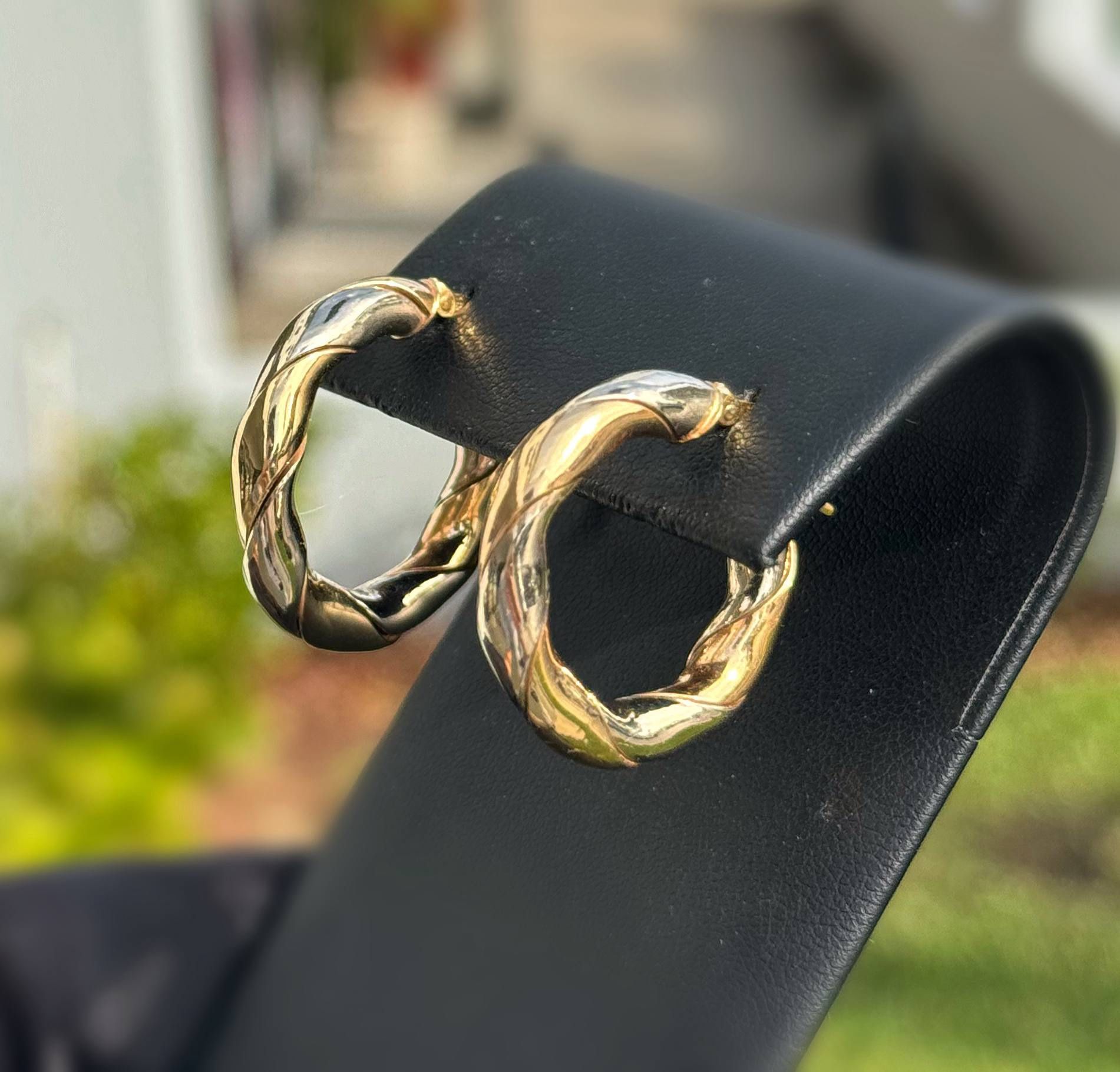 Jewelry 14k hollow yellow gold round puffed hoop earrings 2.10g