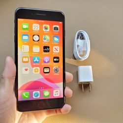 iPhone 7 Plus - UNLOCKED - Like New 