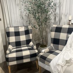 Living Room Chairs 